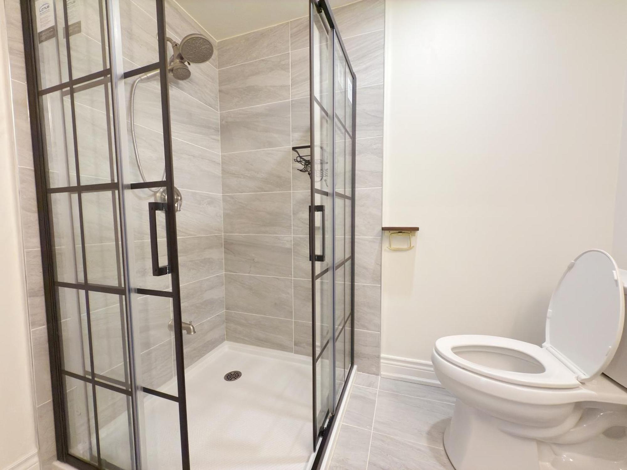 Cozy Room With Private Bath Near Don Mills Subway Toronto Dış mekan fotoğraf